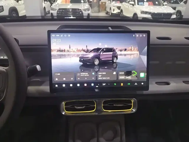 Leapmotor B10 — Фото автомобиля 12