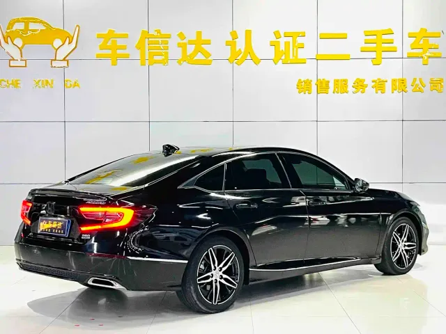 Honda Accord — Фото автомобиля 3