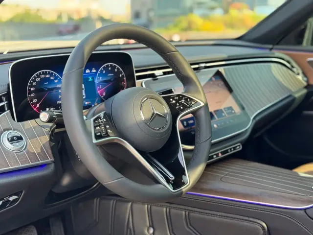 Mercedes-Benz E-Class — Фото автомобиля 18