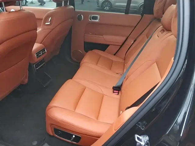 Li Auto L7 — Фото автомобиля 16