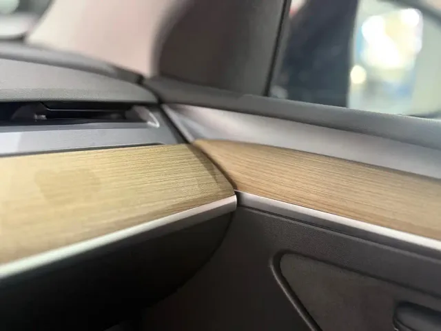 Tesla Model Y — Фото автомобиля 16
