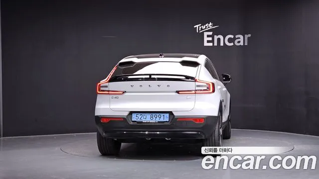Volvo C40 Recharge — Фото автомобиля 4