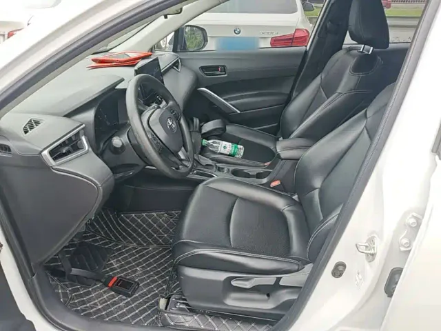Toyota Corolla Cross — Фото автомобиля 14