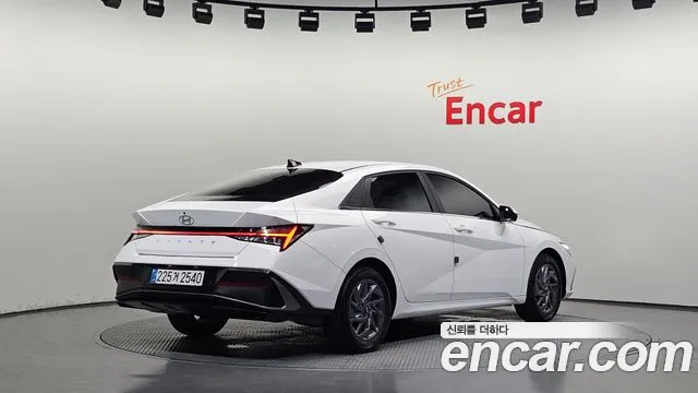 Hyundai AVANTE Inspiration — Фото автомобиля 2