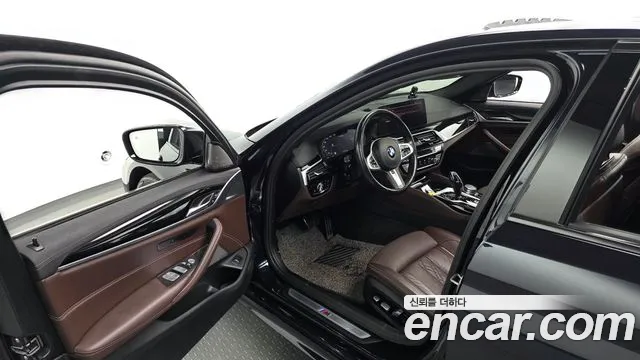 BMW 5-Series — Фото автомобиля 10