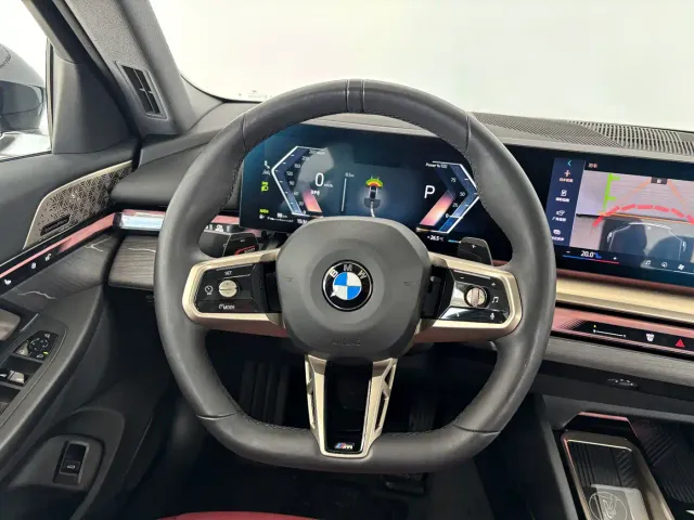 BMW 5 Series — Фото автомобиля 16