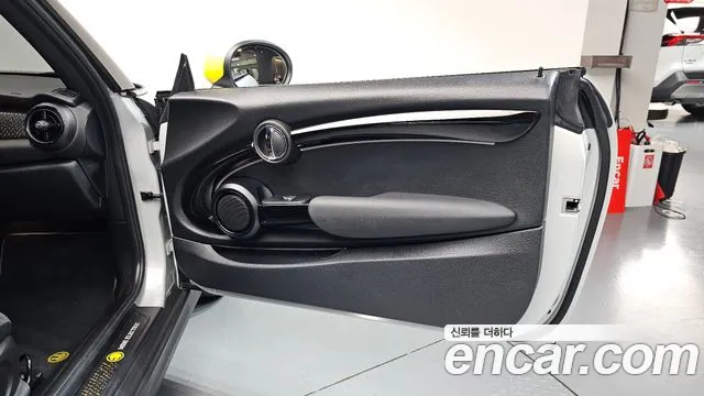 MINI Cooper Cooper Electric — Фото автомобиля 24