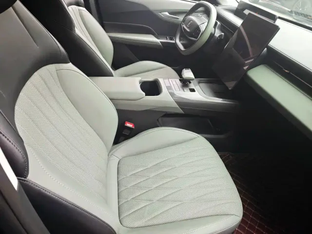 Changan Lamore — Фото автомобиля 13