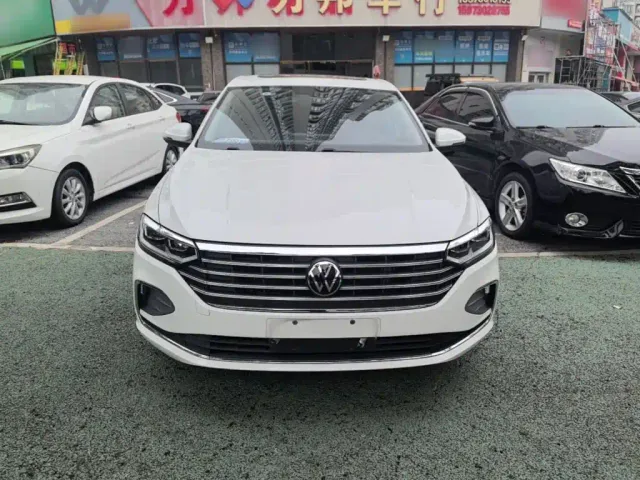 Volkswagen Lavida — Фото автомобиля 2