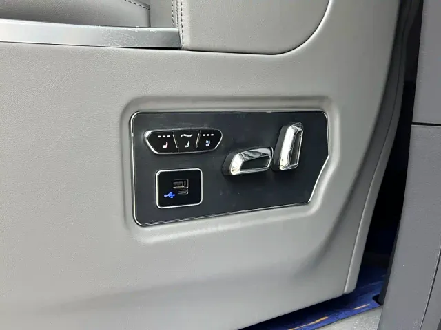 Toyota Granvia — Фото автомобиля 16