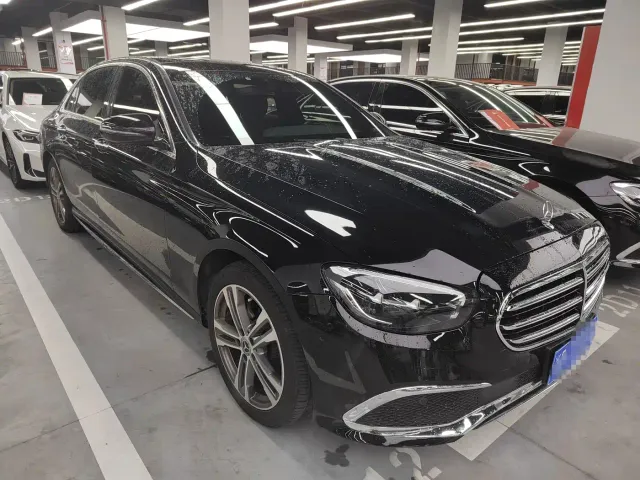 Mercedes-Benz E-Class — Фото автомобиля 3