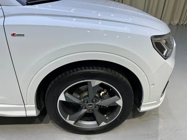 Audi Q3 — Фото автомобиля 25