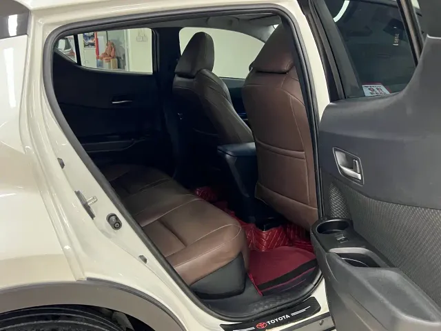 Toyota C-HR — Фото автомобиля 9