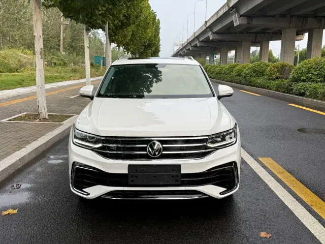 Volkswagen Tiguan L — Фото автомобиля 2