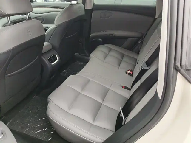 IM Motors LS6 — Фото автомобиля 16