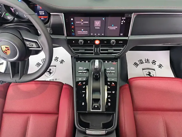 Porsche Macan — Фото автомобиля 10