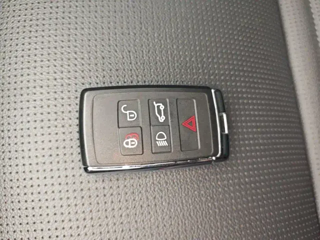 Land Rover Discovery Sport — Фото автомобиля 8