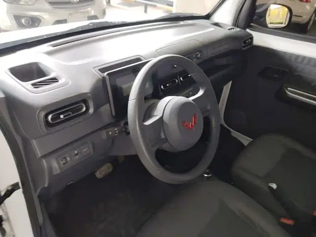 Wuling Zhiguang NEV — Фото автомобиля 9