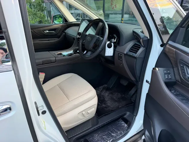 Toyota Alphard — Фото автомобиля 4