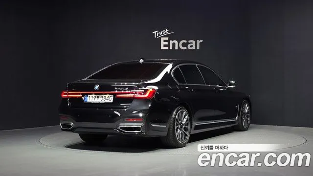 BMW 7-Series — Фото автомобиля 2