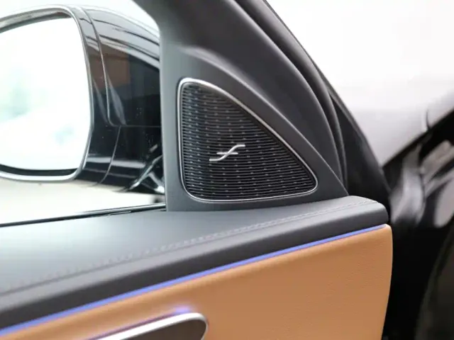 Mercedes-Benz E-Class — Фото автомобиля 11