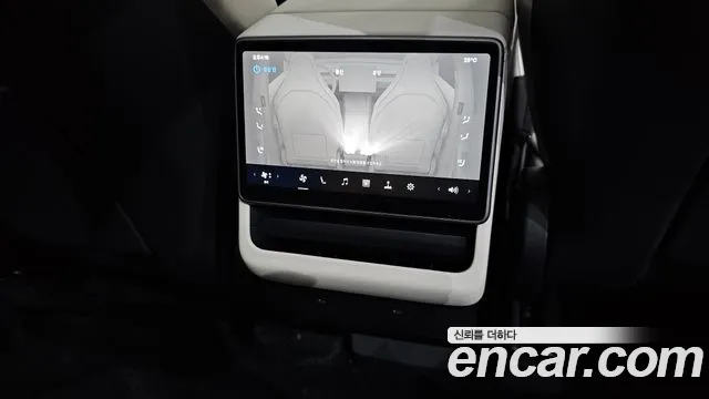 Tesla Model Y — Фото автомобиля 29