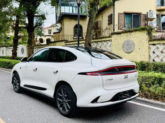 IM Motors LS6 — Фото автомобиля 5
