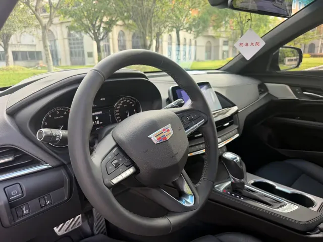 Cadillac CT4 — Фото автомобиля 17