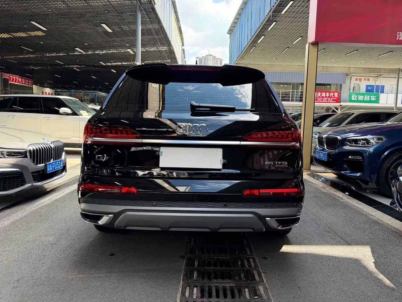 Audi Audi Q7 2024 45 TFSI quattro S line Sport — Фото автомобиля 5