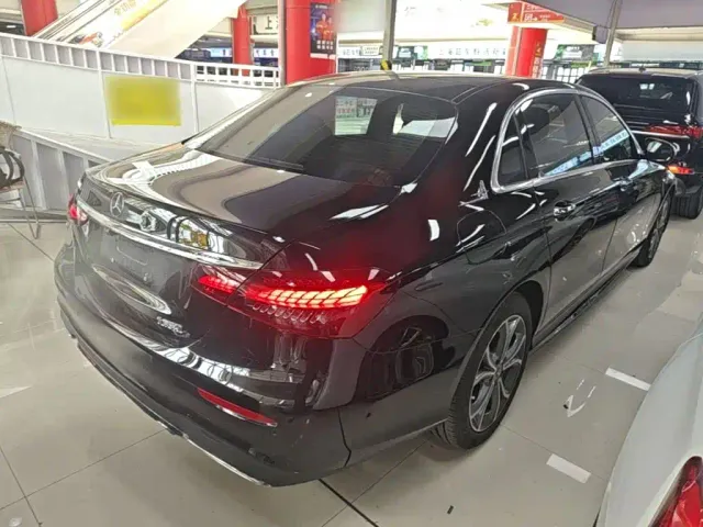 Mercedes-Benz E-Class — Фото автомобиля 6