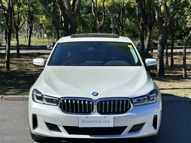 BMW 6 Series Gran Turismo — Фото автомобиля 2