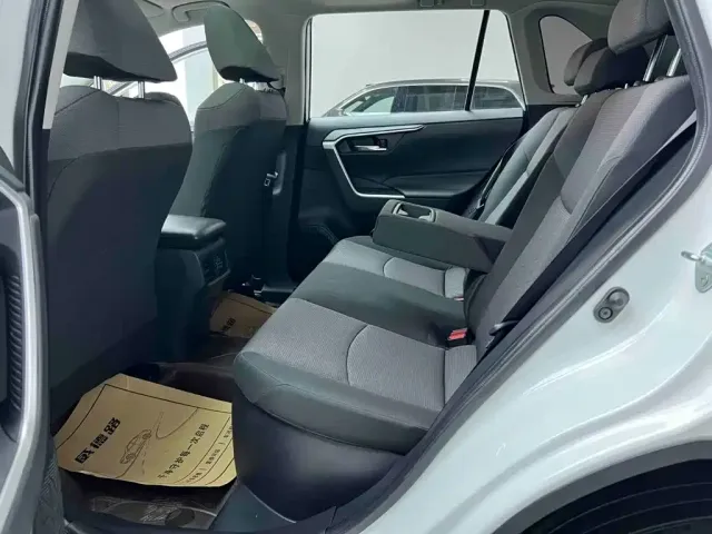 Toyota RAV4 Rongfang 2022 Hybrid 2.5L E-CVT 2WD Elite Edition — Фото автомобиля 23