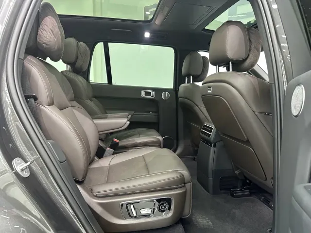 Li Auto L9 — Фото автомобиля 10