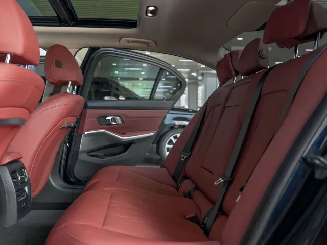 BMW 3 Series — Фото автомобиля 11