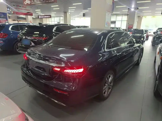 Mercedes-Benz E-Class — Фото автомобиля 6