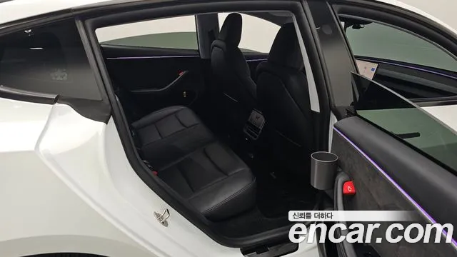 Tesla Model 3 — Фото автомобиля 18