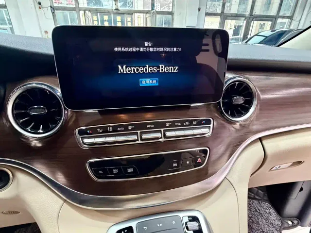 Mercedes-Benz V-Class — Фото автомобиля 21