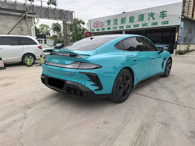Xiaomi SU7 — Фото автомобиля 9