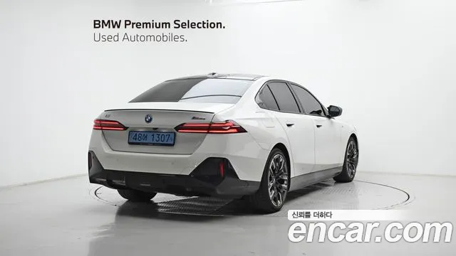 BMW i5 G60 — Фото автомобиля 2