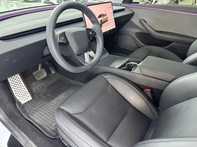 Tesla Model 3 — Фото автомобиля 4