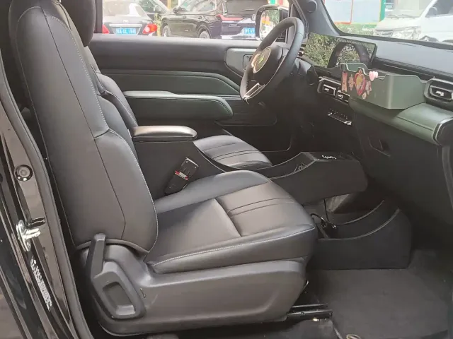 Baojun Yep — Фото автомобиля 7