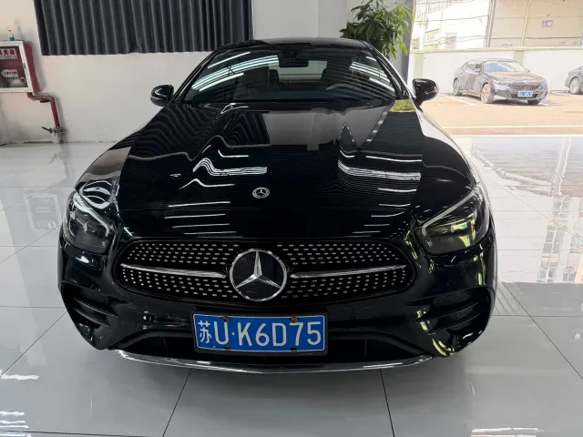 Фотография автомобиля — Mercedes-Benz E-Class