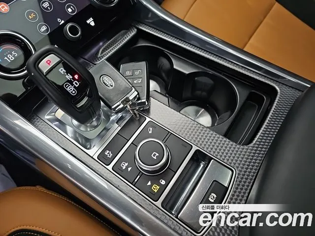 Land Rover Range Rover Sport — Фото автомобиля 9