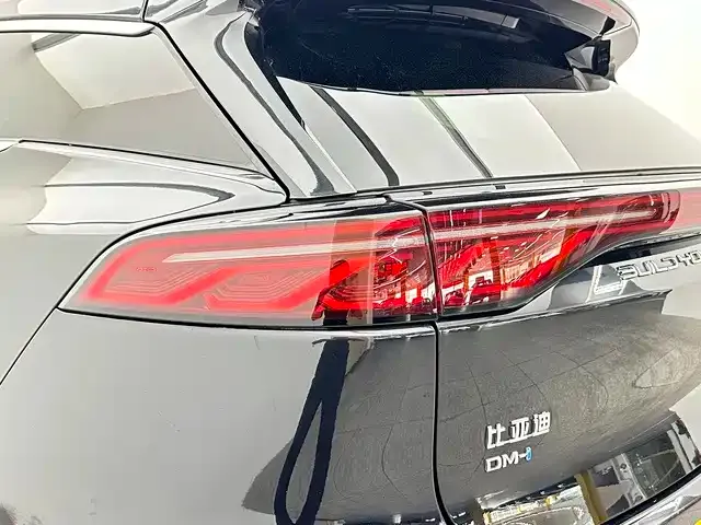 BYD Tang — Фото автомобиля 18