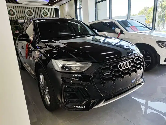 Audi Q5L — Фото автомобиля 3