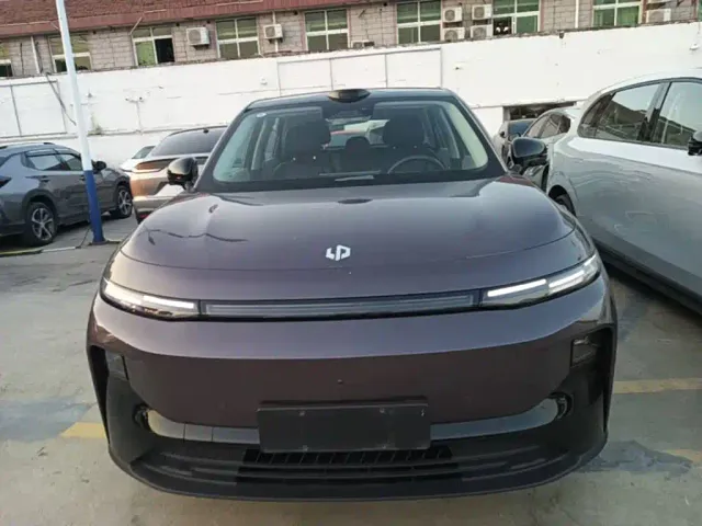 Leapmotor B10 — Фото автомобиля 2