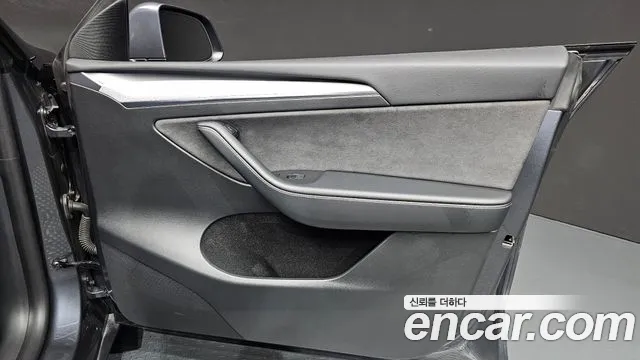 Tesla Model Y — Фото автомобиля 7
