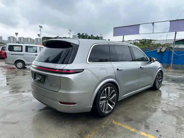 Li Auto L9 — Фото автомобиля 11