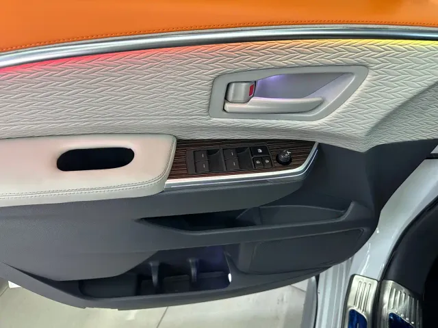 Toyota Granvia — Фото автомобиля 7
