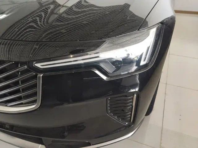 Volvo S90 — Фото автомобиля 17